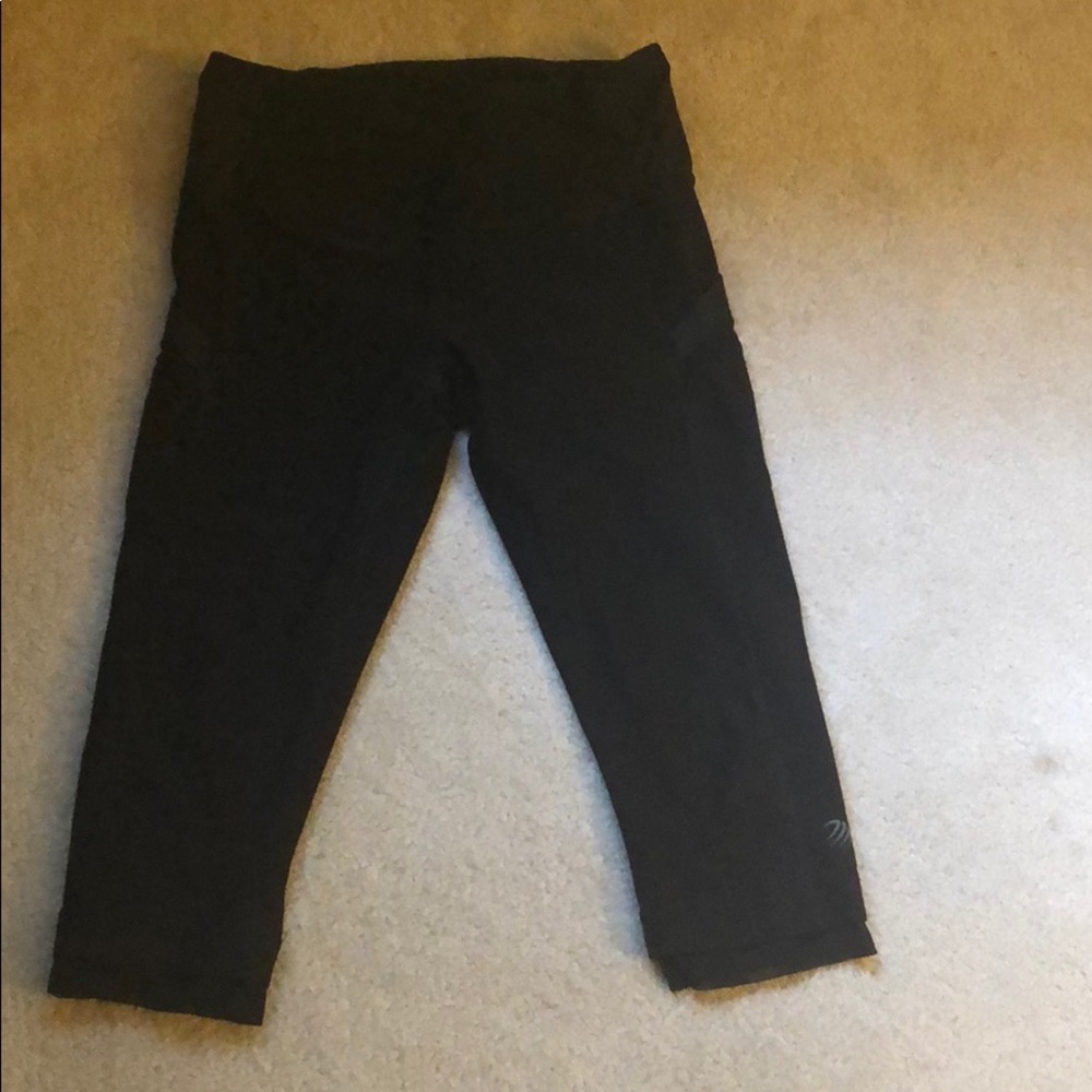 MPG Sz Sm knee length workout pants w/back zip